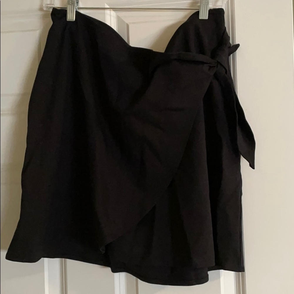 NWT black LOFt wrap skirt